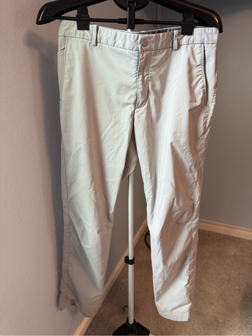 Nike Men's Light Gray Chino Pants